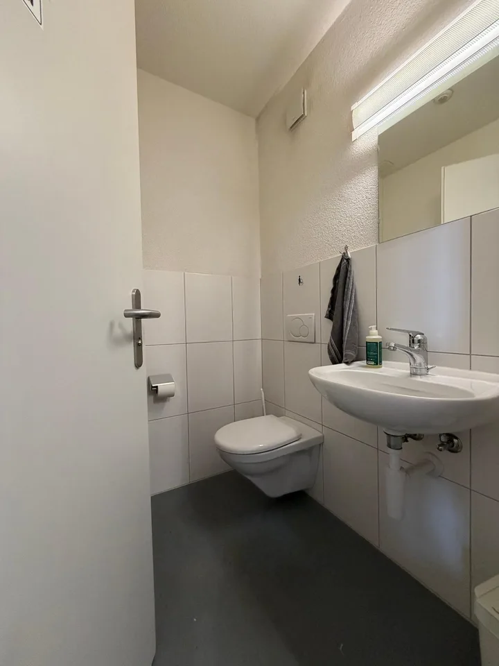 Espace commercial 210 m2 dans un emplacement idéal à Uetendorf