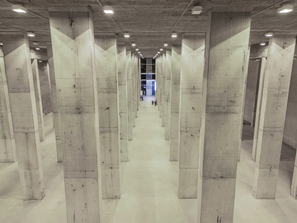 6'800 mètres carrés d'entrepôt à hauts rayonnages