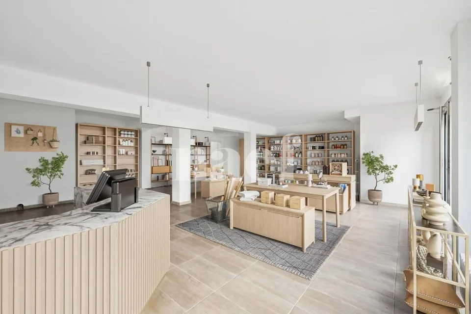 Lokal mit Schaufenster in der Nähe der Innenstadt