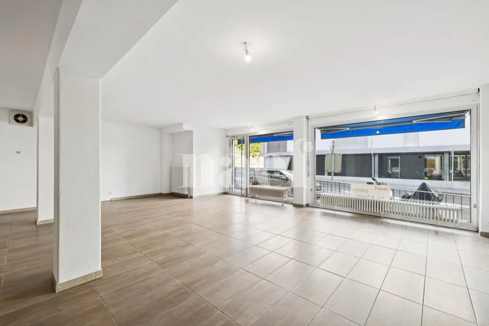 Lokal mit Schaufenster in der Nähe der Innenstadt