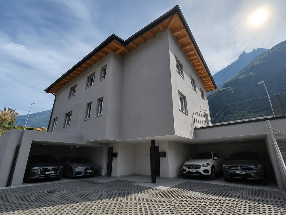 Casa bifamiliare moderna in costruzione a Biasca