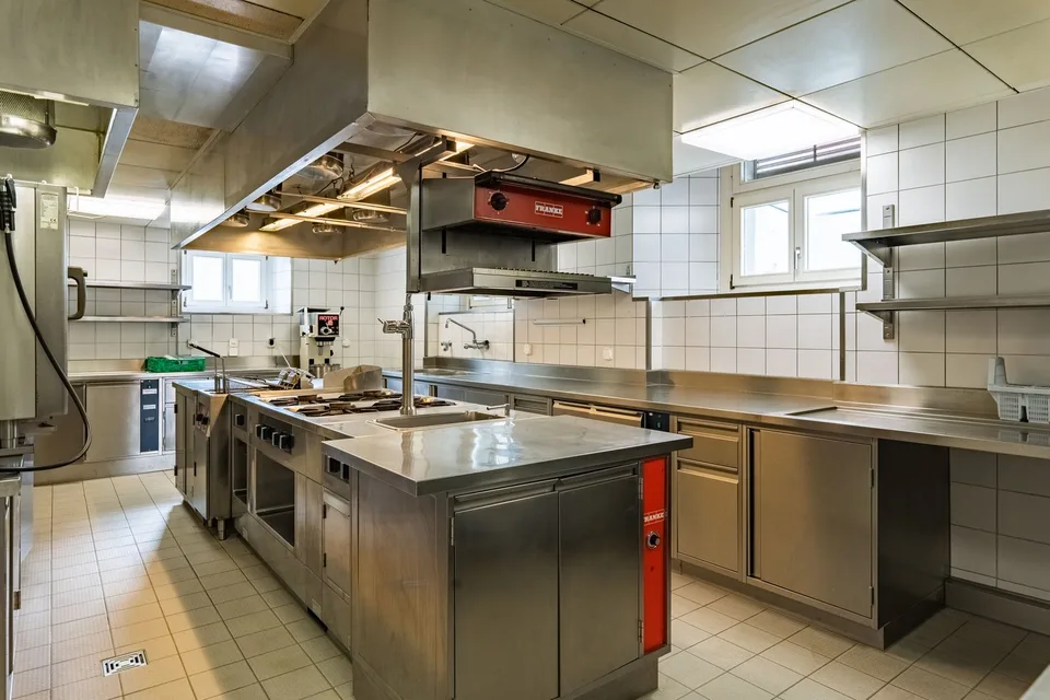 Restaurant für innovativen Pächter, an sonniger und zentraler Lage – Foto 14 von 28