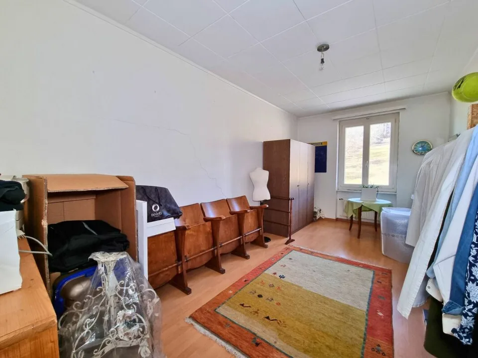 Schönes Gebäude mit einem renommierten Restaurant und einer 9-Zimmer-Wohnung inmitten der Natur – Foto 14 von 15