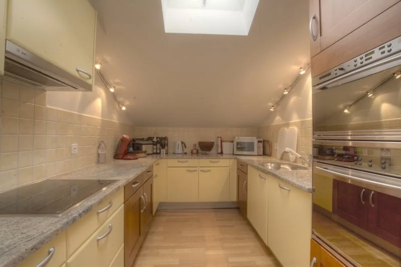Magnificent 5-room duplex apartment in the village center – photo 8 of 13