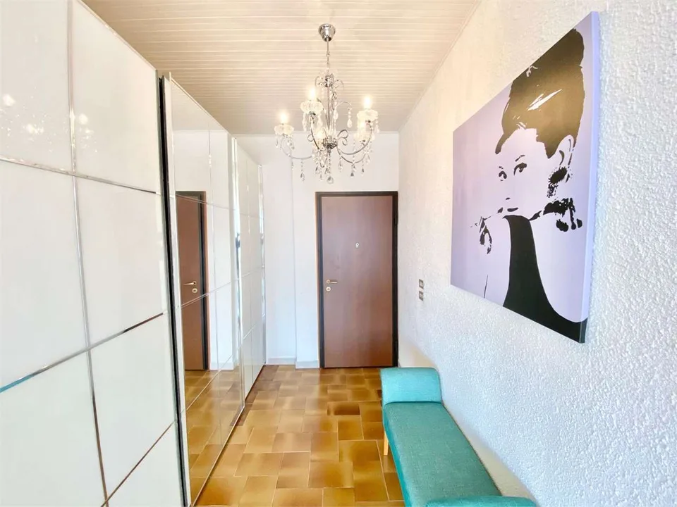 Appartement au dernier étage près du village avec piscine, court de tennis – photo 13 sur 13