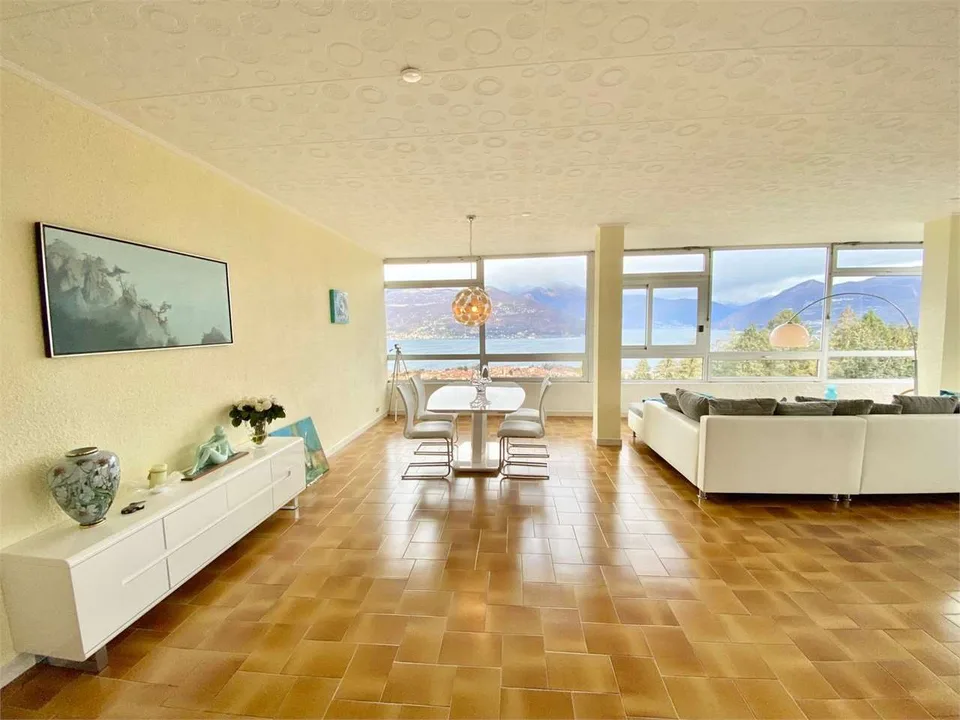 Appartement au dernier étage près du village avec piscine, court de tennis