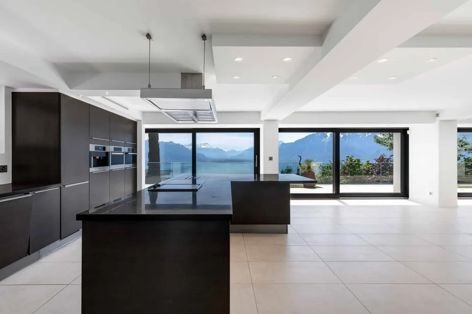 Villa contemporanea in una posizione tranquilla con una vista mozzafiato