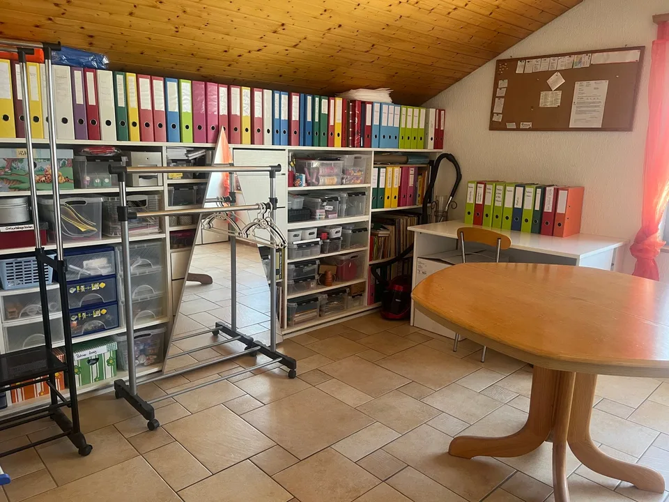 NEUER PREIS! Bezahlbares, grosses 7,5-Zi.DEFH mit Einlegerwohnung für 2-Generationen -ja gärn! – Foto 16 von 27