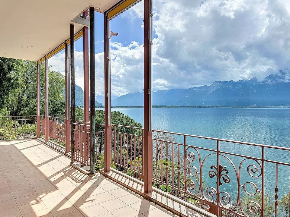 Magnifique appartement de 5.5 pièces, pieds dans l'eau ! Résidence prestigieuse !
