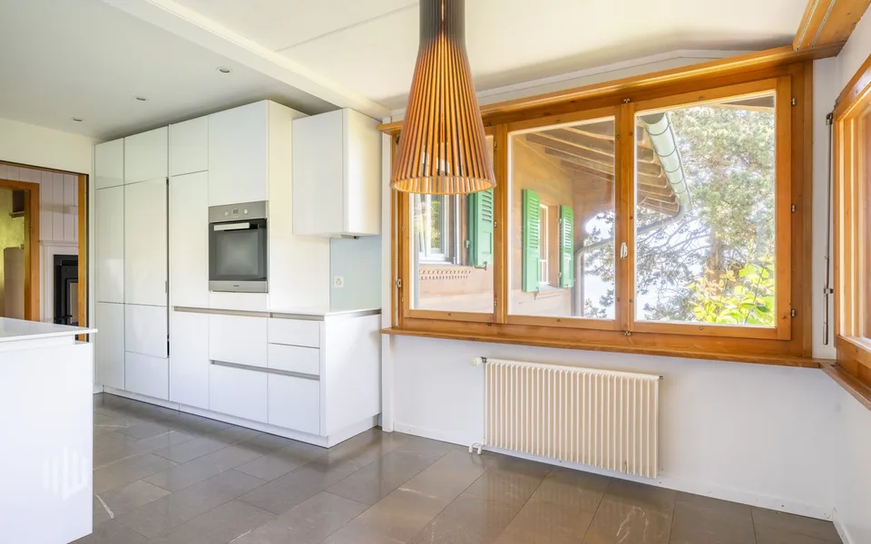 ImmoWyss -  2-Familien-Chalet mit unendlich schöner See- und Bergsicht