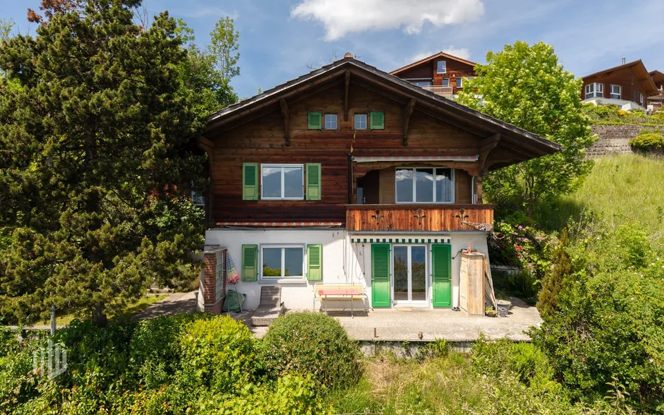 ImmoWyss -  2-Familien-Chalet mit unendlich schöner See- und Bergsicht