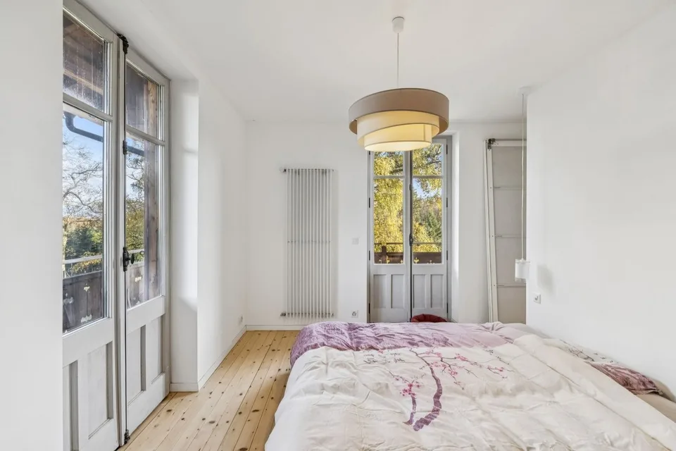 PROPRIETÀ DI CHARME SU UN AMPIO TERRENO ALBERATO E PAESAGGISTICO