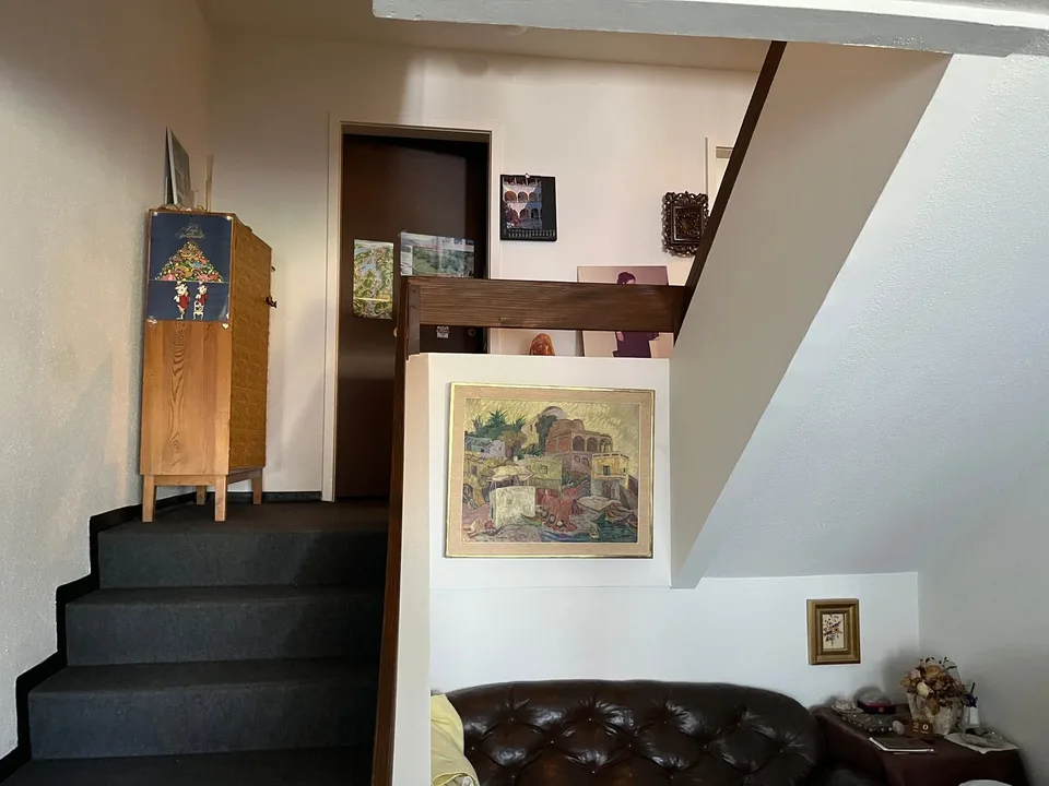 5.5-Zimmer Maisonette-Wohnung mit Gartensitzplatz hoch über dem Greifensee.