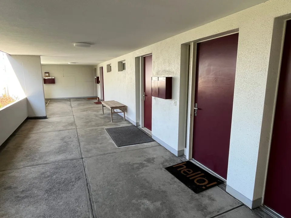 5.5-Zimmer Maisonette-Wohnung mit Gartensitzplatz hoch über dem Greifensee.
