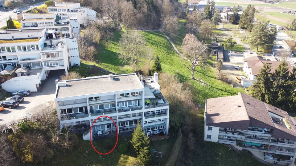 5.5-Zimmer Maisonette-Wohnung mit Gartensitzplatz hoch über dem Greifensee.