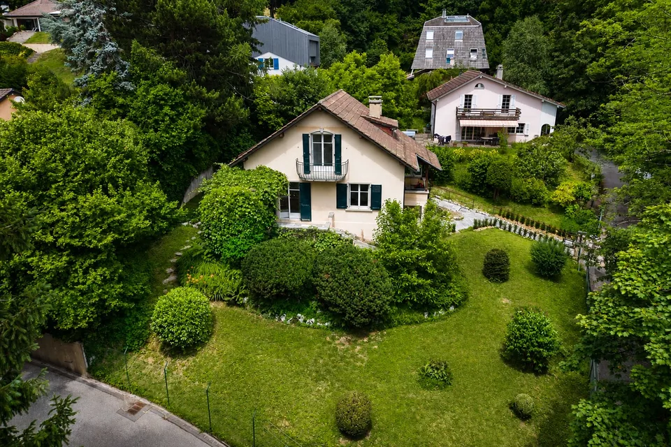 Einzelvilla in Lausanne mit Potenzial