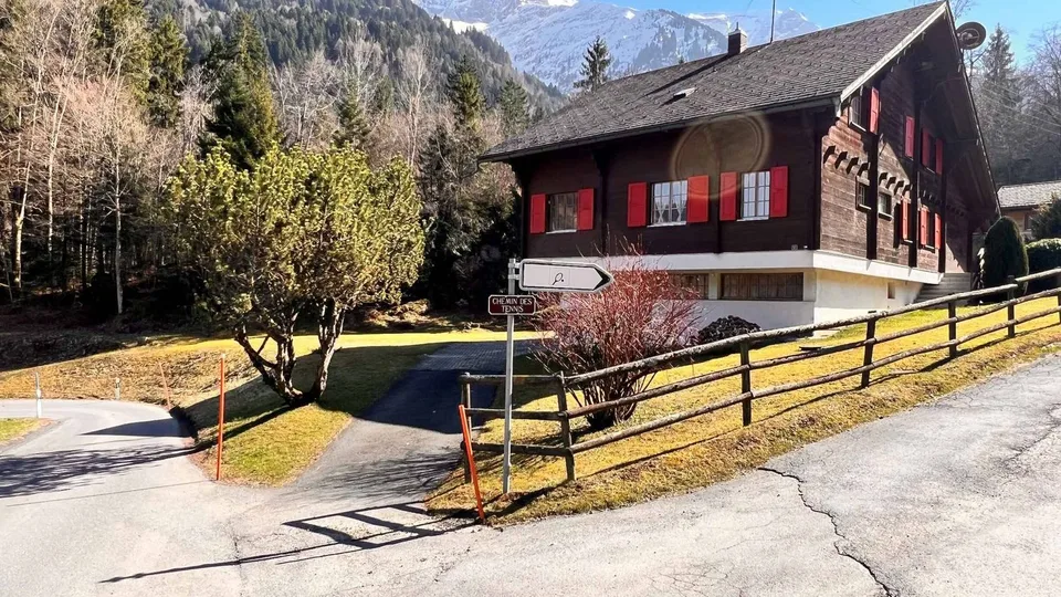 Grand chalet idéal pour une famille - terrain de 5'044 m2