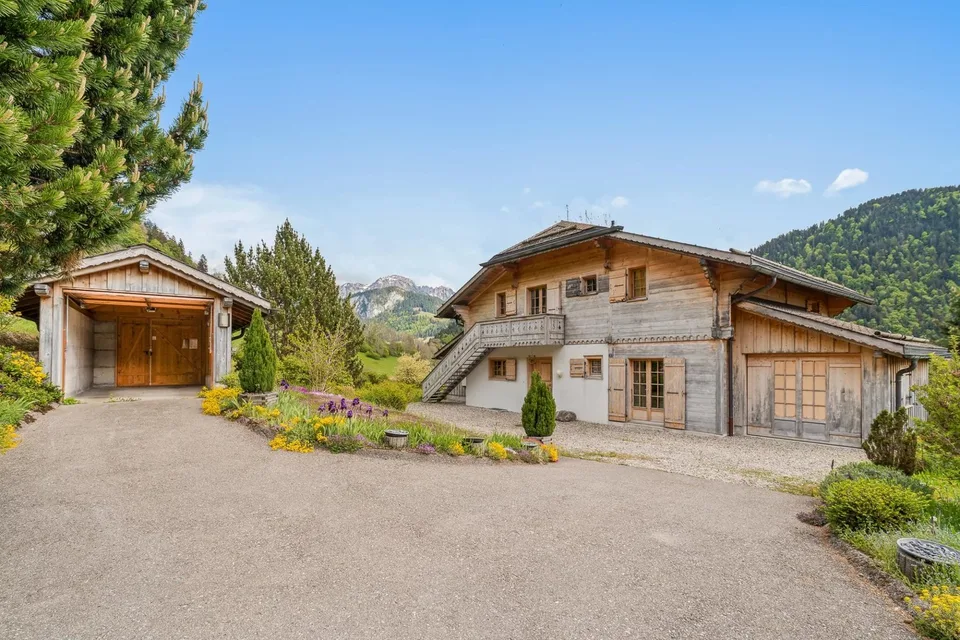 An exceptional chalet in the heart of the Vaud Alps