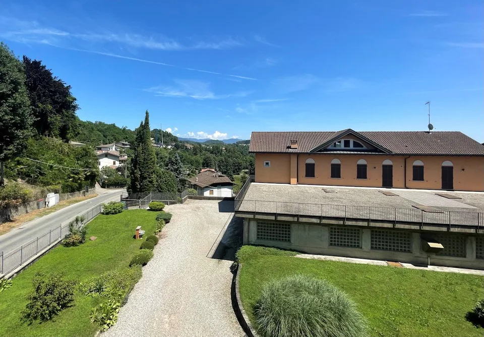 Rodero (I) - Si vende casa con due appartamenti e laboratorio