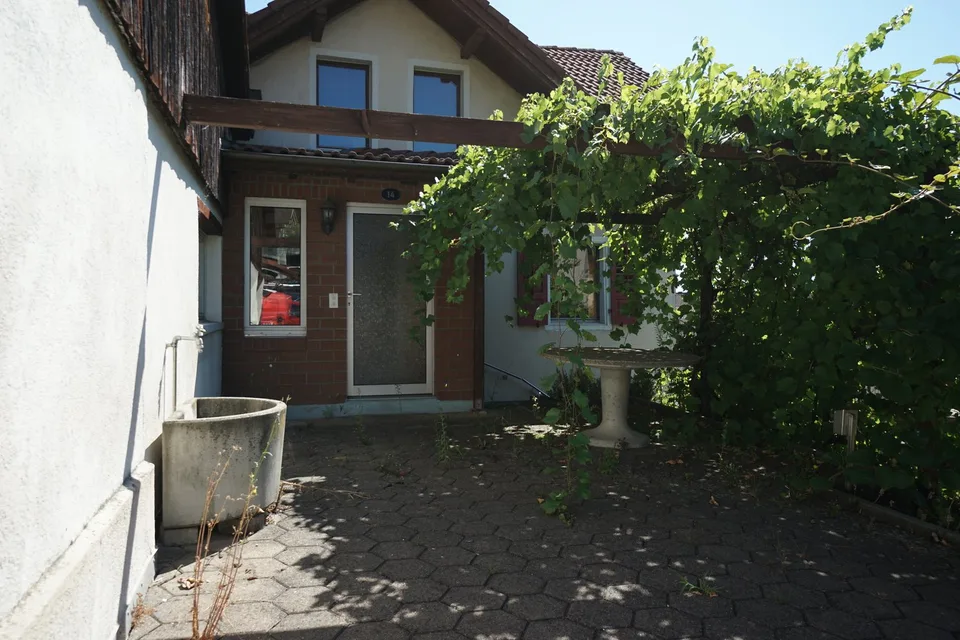Freistehendes 4.5-Zimmer-Einfamilienhaus an sonniger Lage mit viel Gestaltungsspielraum