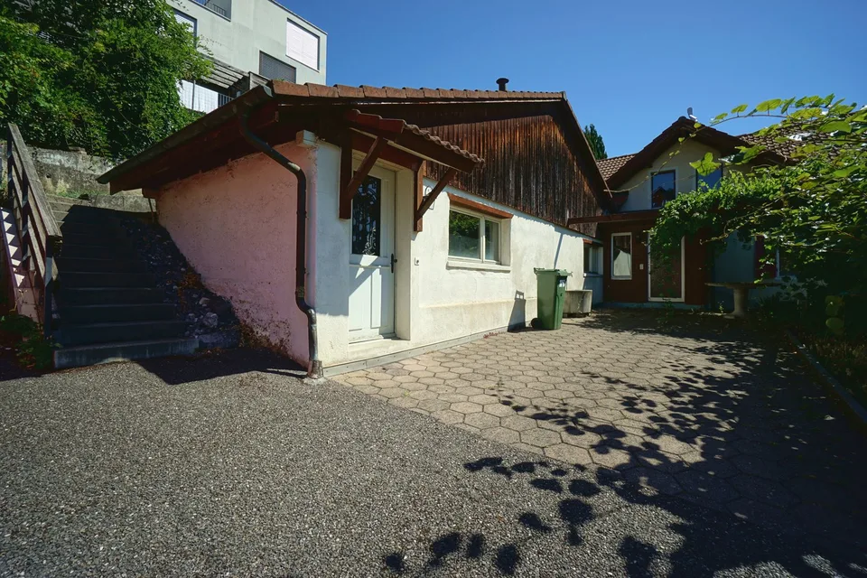 Freistehendes 4.5-Zimmer-Einfamilienhaus an sonniger Lage mit viel Gestaltungsspielraum