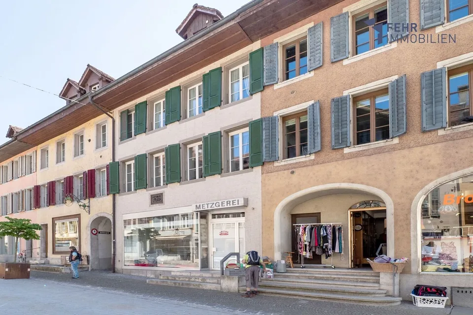 Fehr Immobili - Proprietà residenziale e commerciale situata in posizione centrale