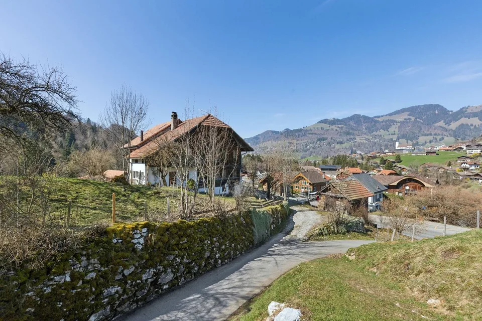 Autentica casa di carattere con grande potenziale a Charmey