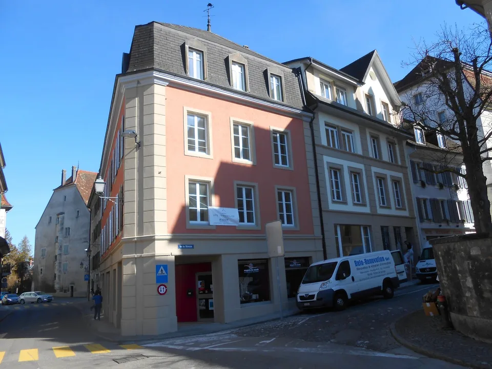 Schönes Mietshaus in perfektem Zustand mit 12 Wohnungen und 1 Gewerbeimmobilie vermietet