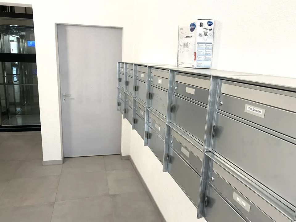Schönes Mietshaus in perfektem Zustand mit 12 Wohnungen und 1 Gewerbeimmobilie vermietet