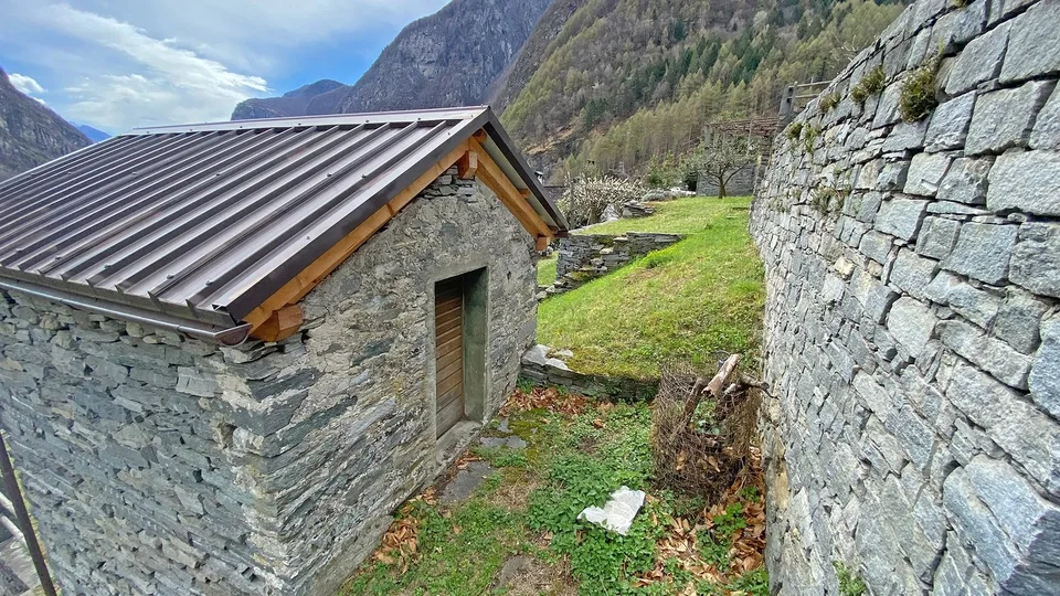 Rustikales Haus mit baureifem Grundstück