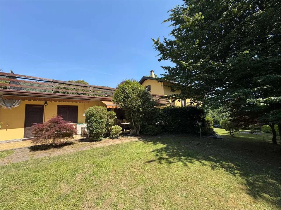 Joli appartement deux pièces avec terrasse, piscine et garage – photo 12 sur 13