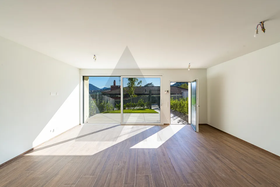 NUOVA VILLA A SCHIERA: UN'OASI DI STILE E BENESSERE