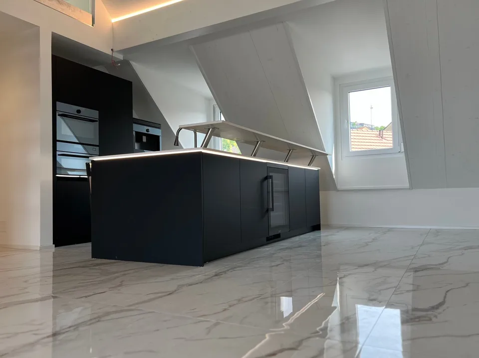 Luxurious Attic Apartment with Gallery