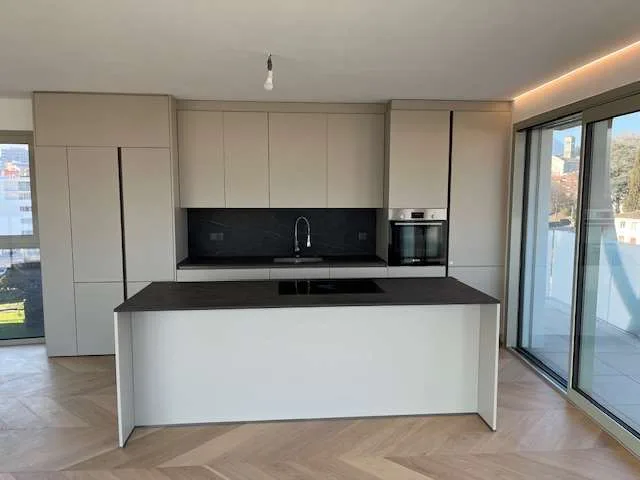 Massagno: attico con roof terrace e vista aperta – foto 3 di 7