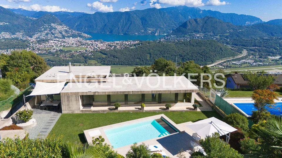 Raffinata villa con giardino e panorama esclusivo sul lago – foto 12 di 13