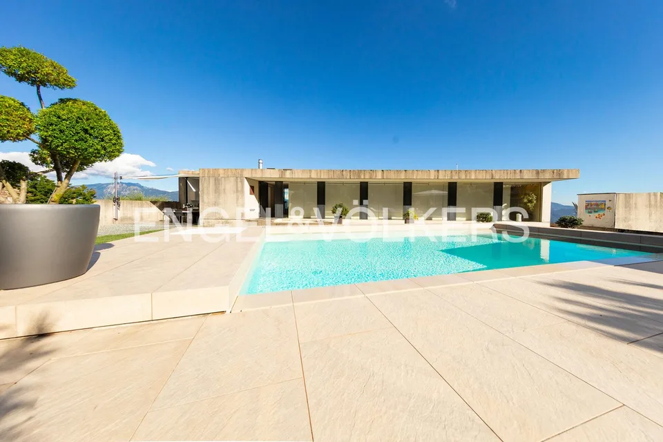 Raffinata villa con giardino e panorama esclusivo sul lago – foto 11 di 13