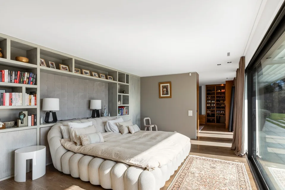 Proprietà contemporanea di eccezione con linee moderne – foto 6 di 12
