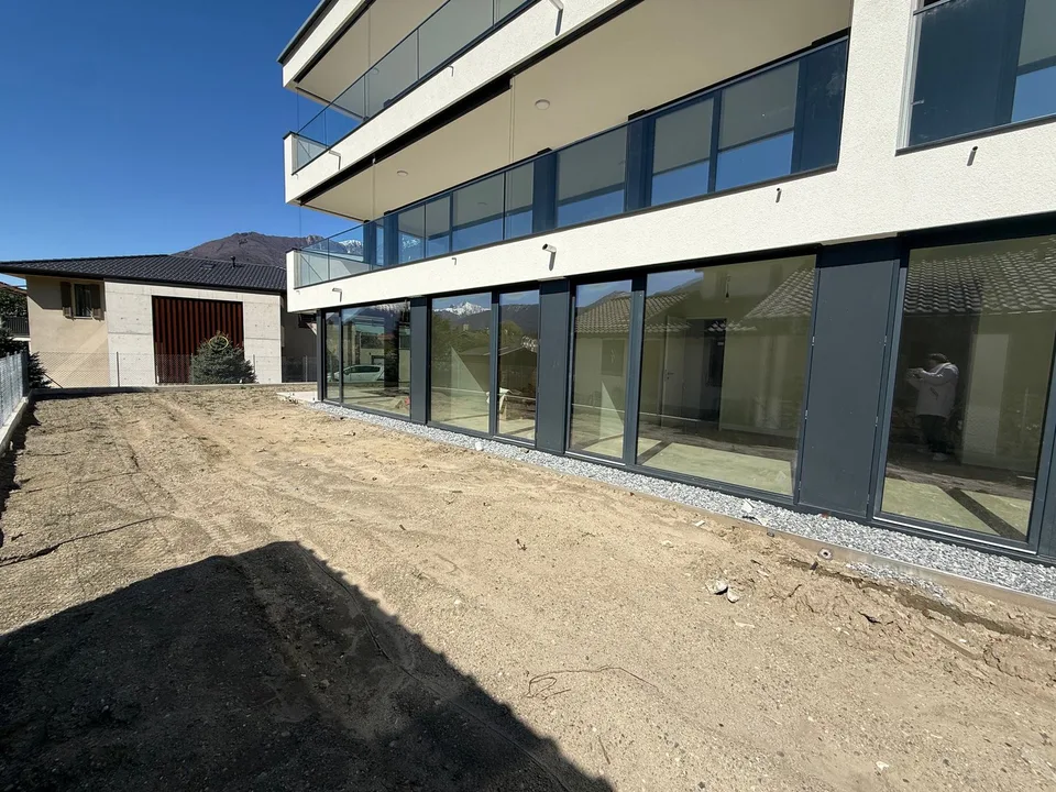 Moderne Wohnung mit Garten in Giubiasco