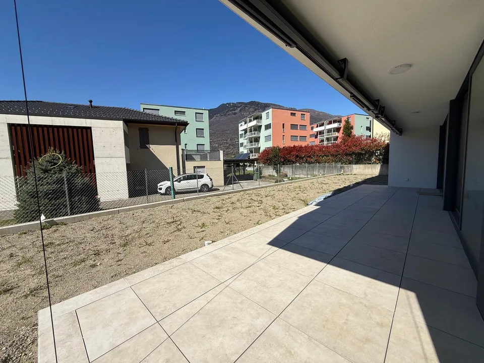 Moderne Wohnung mit Garten in Giubiasco