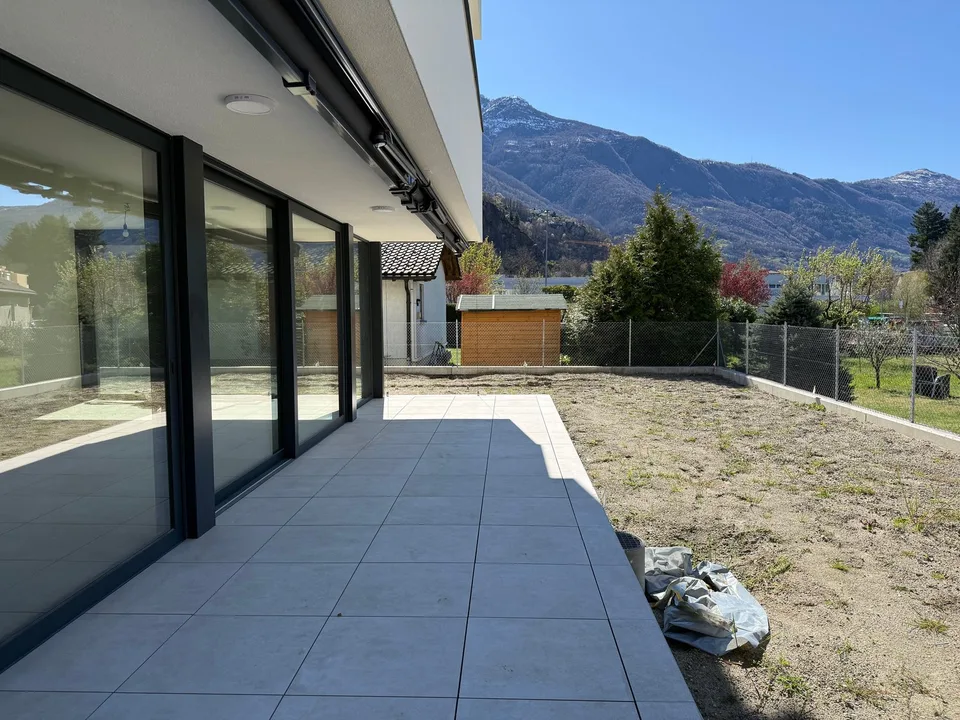 Moderne Wohnung mit Garten in Giubiasco