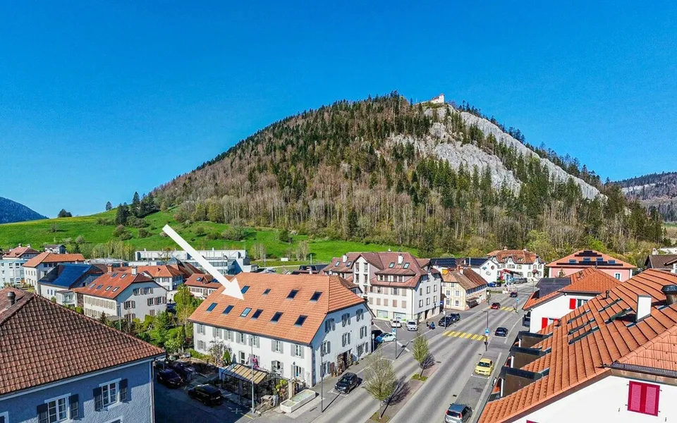 Appartamento duplex di 2,5 locali, completamente ristrutturato nel centro di Fleurier