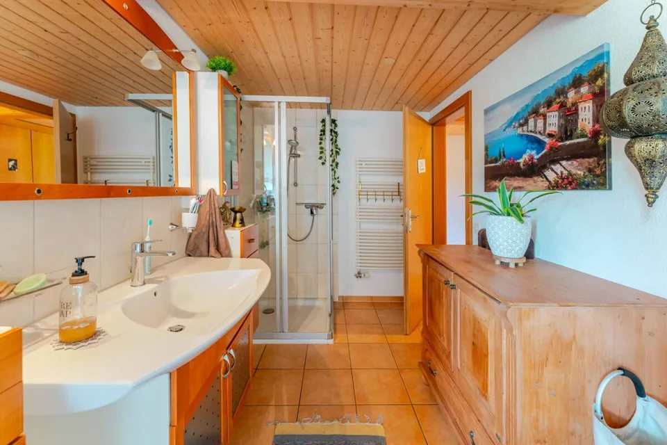 Casa colonica con 4 appartamenti e scuderia su un terreno spazioso in una posizione ideale – foto 13 di 17