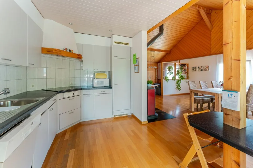 Casa colonica con 4 appartamenti e scuderia su un terreno spazioso in una posizione ideale – foto 15 di 17