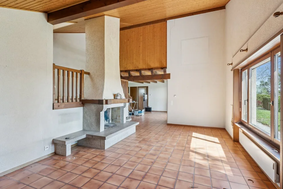 Grande casa indipendente da ristrutturare con vista libera