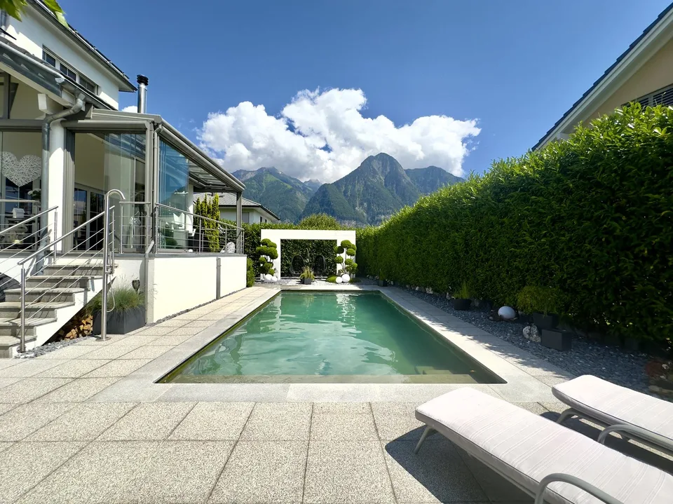 Exklusives Premium-EFH mit Pool & Gartenparadies - auch als 2. Wohnsit