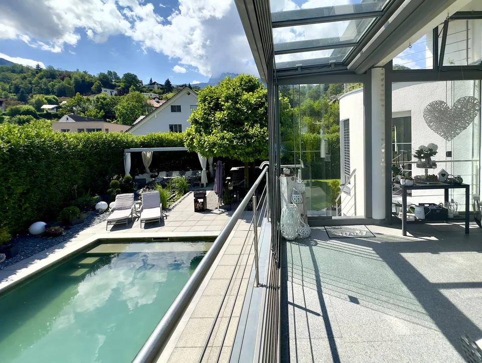 Exklusives Premium-EFH mit Pool & Gartenparadies - auch als 2. Wohnsit