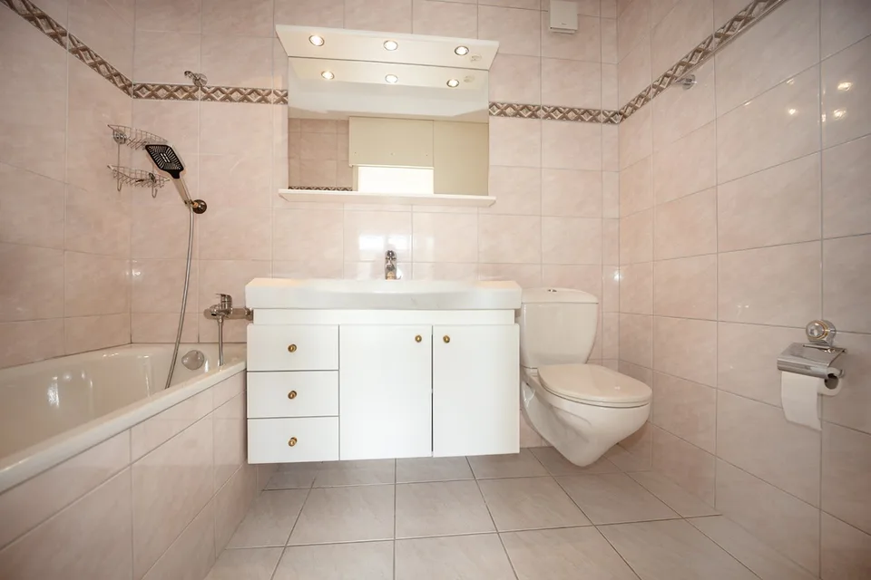 VENDU - Appartement en propriété attractif de 4,5 pièces dans un quartier résidentiel préféré – photo 15 sur 17