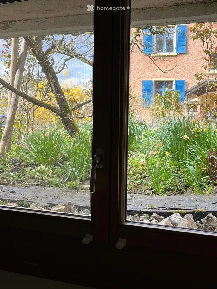 ZU VERMIETEN Einliegerwohnung in EFH 2 Zi mit Küchenabteil