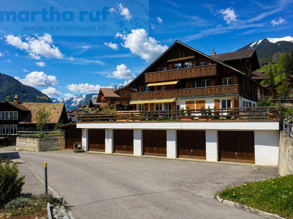 3-FAM. HAUS  AN GRINDELWALDS SONNENSEITE FERIENOBJEKT OHNE ZWEITWOHNUNGSBESCHRÄNKUNG