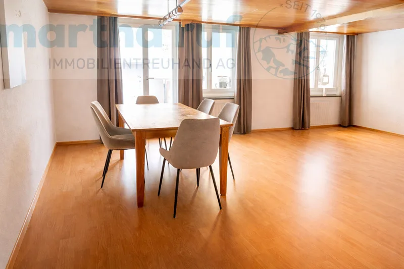 Maison de 3 familles sur le côté ensoleillé de Grindelwald, objet de vacances sans restriction de deuxième résidence – photo 11 sur 13